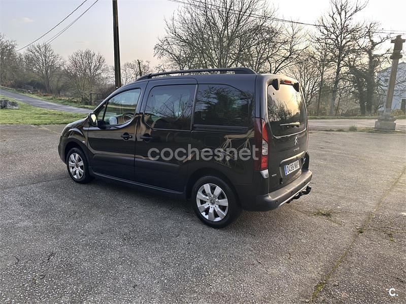 Usado Citroën Berlingo XTR 100 CV (73 kW) 2016 Negro Monovolumen