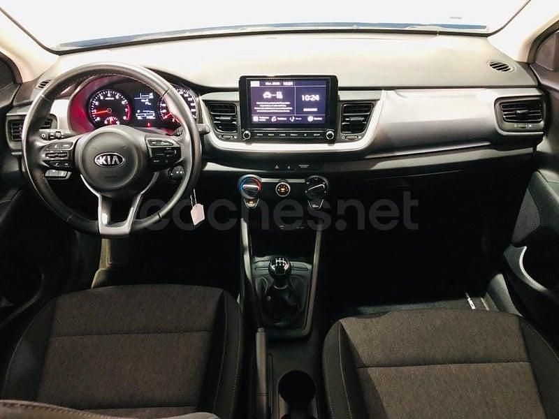 Usado Kia Stonic 100 CV (73 kW) 2021 Azul SUV