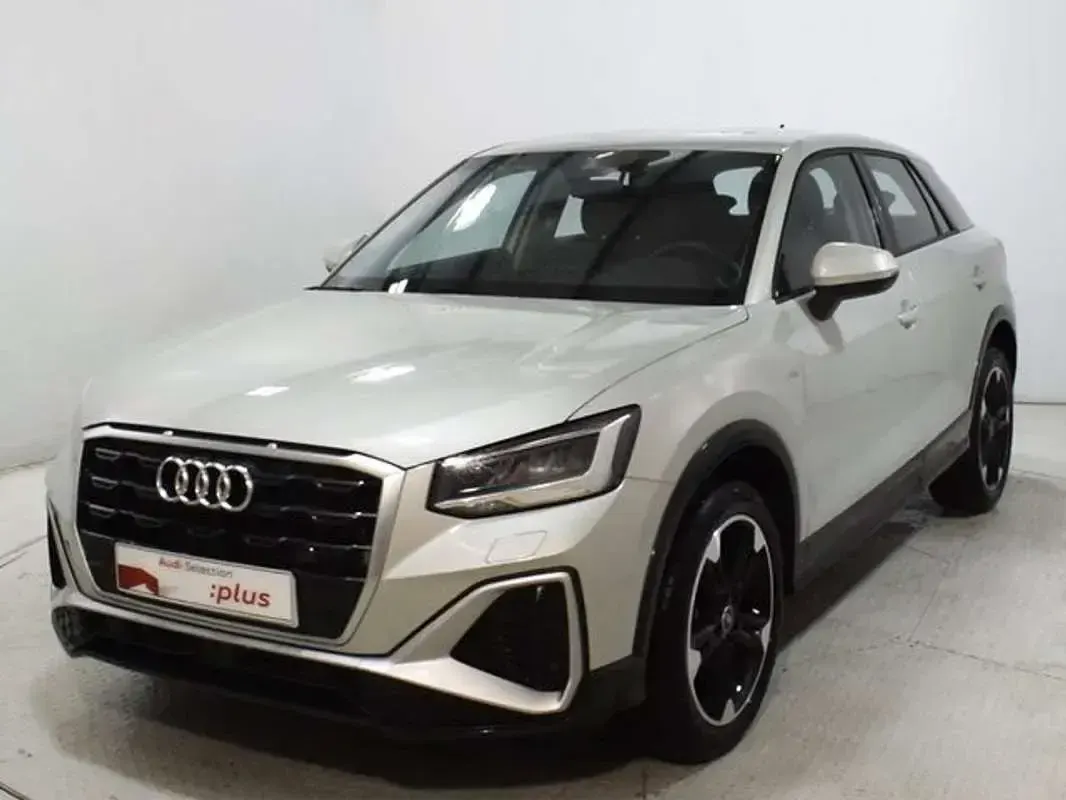 Usado Audi Q2 S-Line 116 CV (85 kW) 2025 Plateado SUV