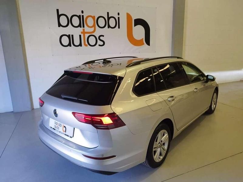 Usado VW Golf VIII Life 116 CV (85 kW) 2021 Gris Familiar