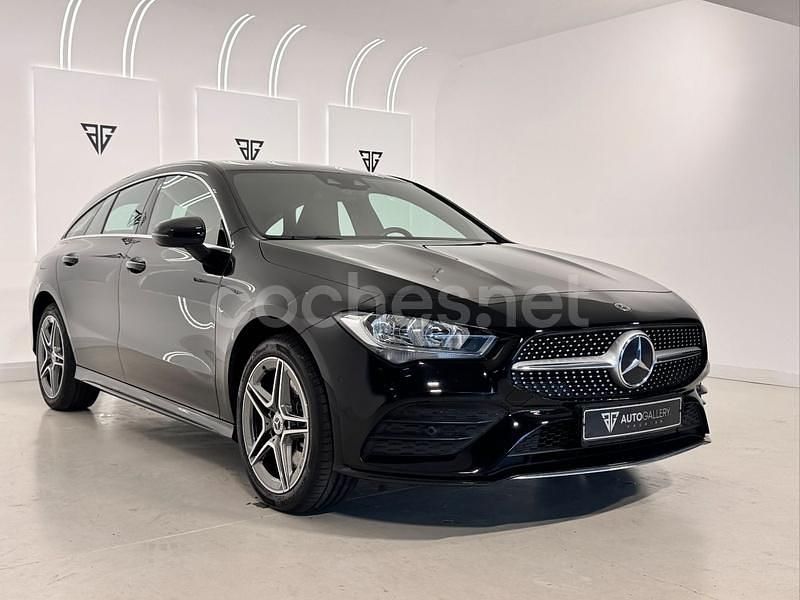 Usado Mercedes CLA250e Shooting Brake 218 CV (160 kW) 2022 Negro Familiar