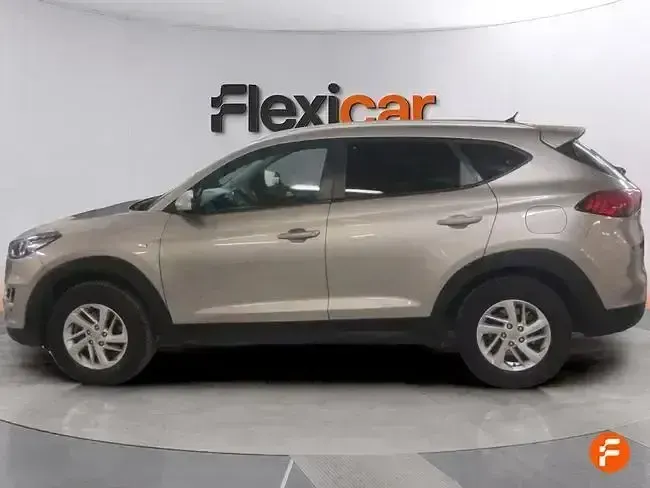 Usado Hyundai Tucson 132 CV (97 kW) 2019 Gris SUV