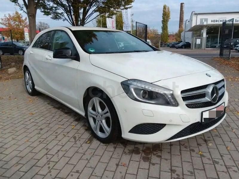 Usado Mercedes A200 Urban 156 CV (114 kW) 2013 Blanco Berlina
