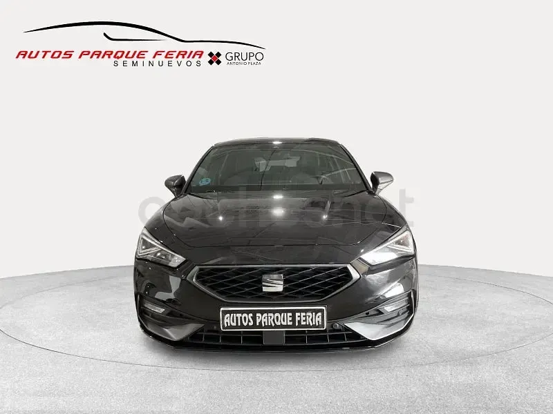 Usado Seat Leon FR 116 CV (85 kW) 2025 Negro Berlina