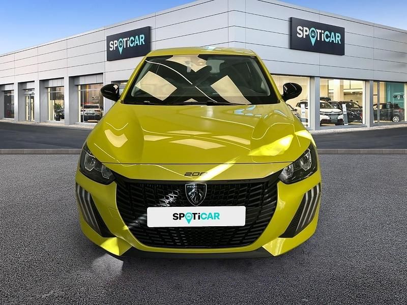 Usado Peugeot 208 Active 100 CV (73 kW) 2024 Dorado Utilitario