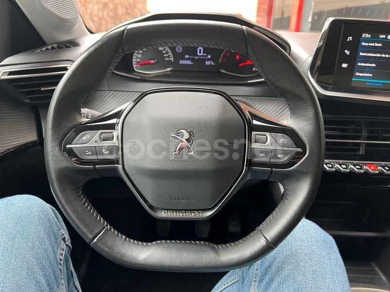 Usado Peugeot 208 Allure 100 CV (73 kW) 2022 Blanco Utilitario