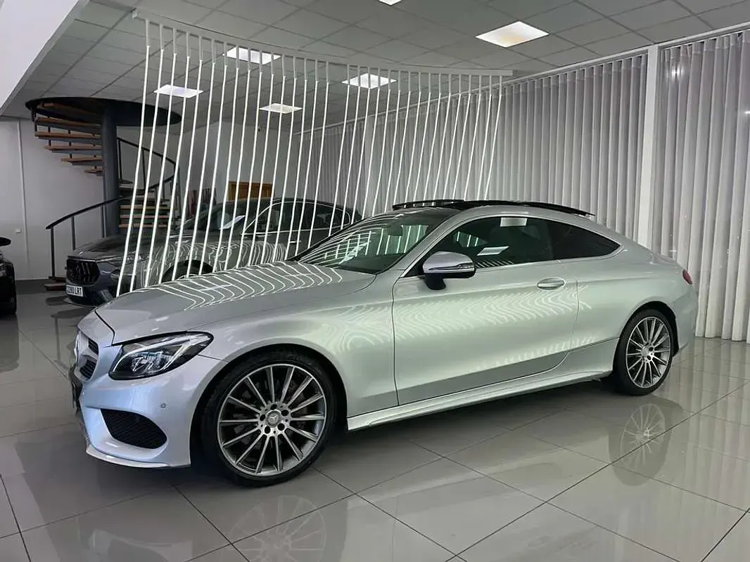 Usado Mercedes C250 204 CV (150 kW) 2017 Gris Coupe