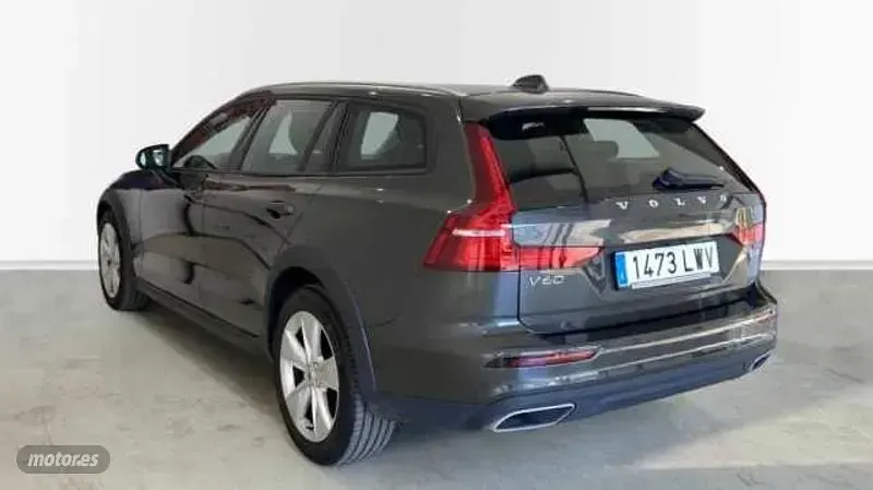 Usado Volvo V60 CC 197 CV (144 kW) 2022 Gris Familiar