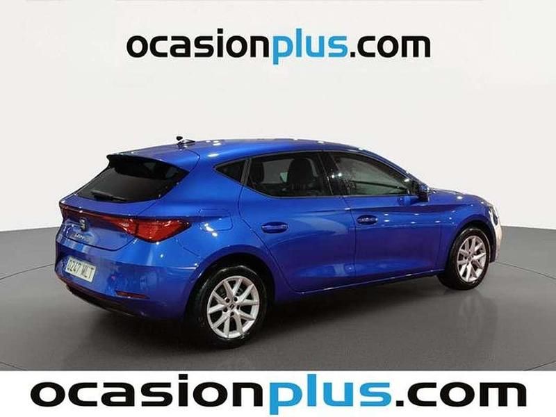 Usado Seat Leon Style 116 CV (85 kW) 2023 Azul Utilitario