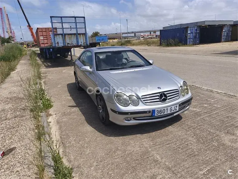 Usado Mercedes CLK270 Elegance 170 CV (125 kW) 2004 Gris / plata Coupe