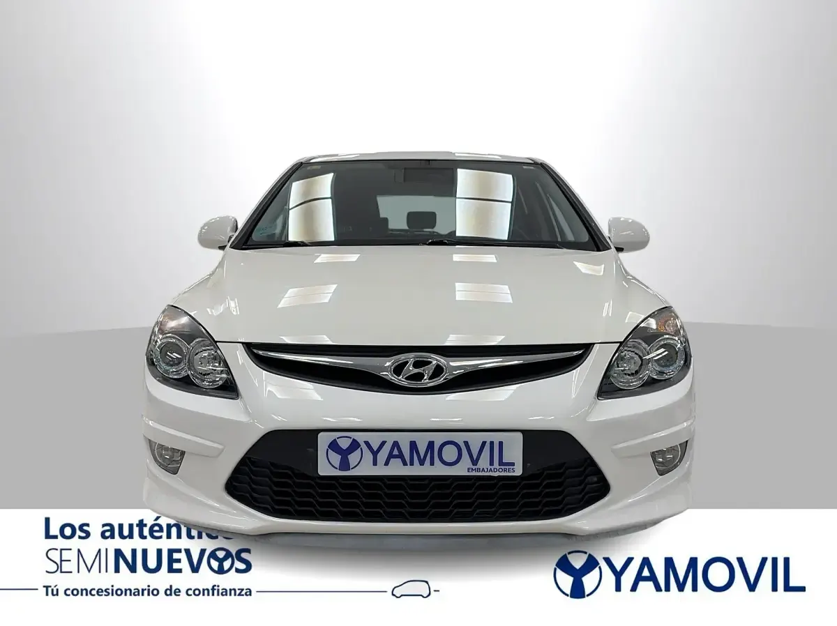 Usado Hyundai i30 Classic 109 CV (80 kW) 2011 Blanco Berlina