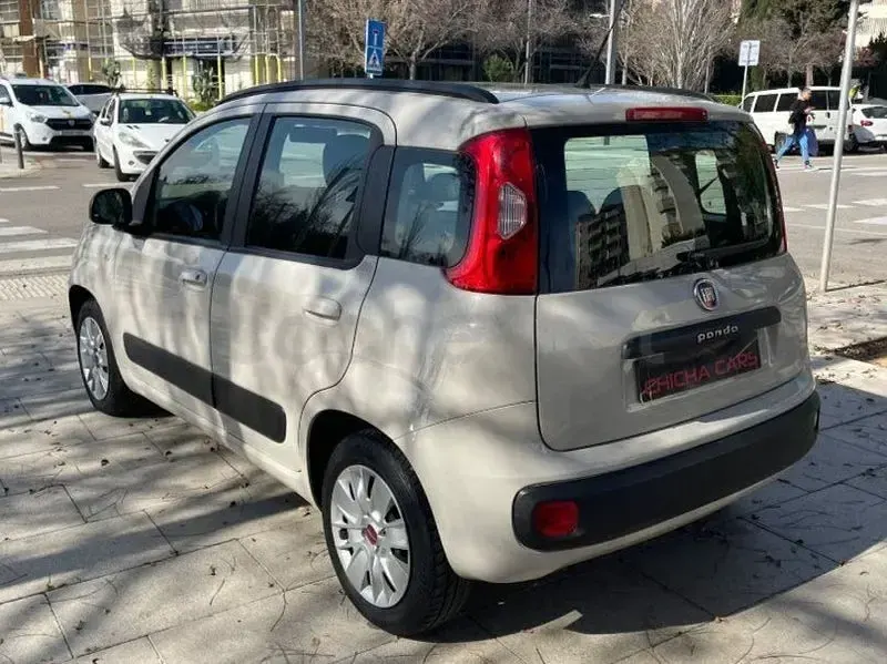 Usado Fiat Panda Lounge 69 CV (50 kW) 2017 Gris / plata Utilitario