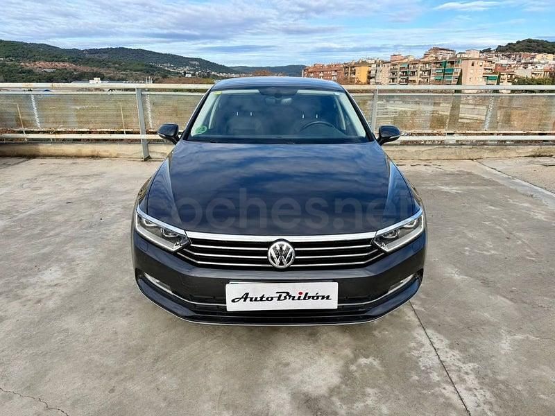 Usado VW Passat Executive 150 CV (110 kW) 2019 Negro Berlina