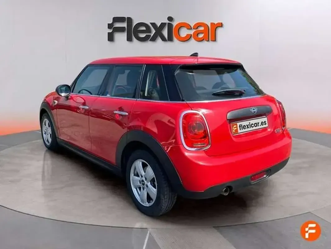 Usado Mini Cooper 95 CV (69 kW) 2018 Rojo Utilitario