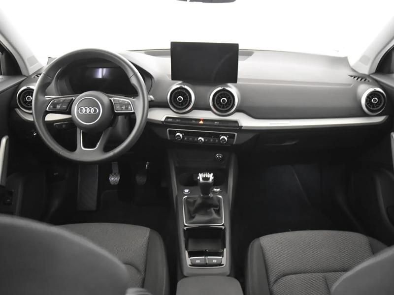 Usado Audi Q2 S-Line 116 CV (85 kW) 2025 Negro SUV