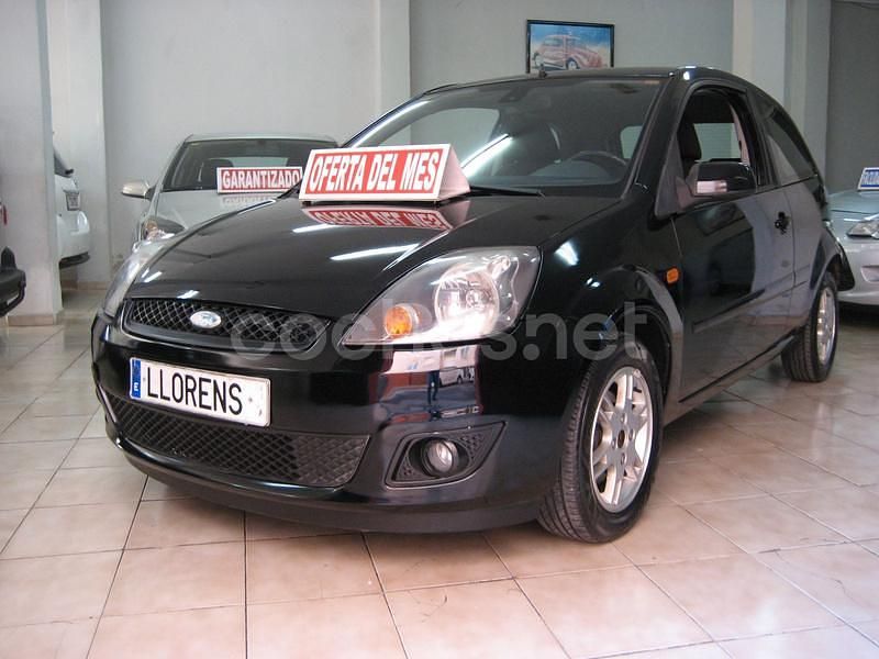 Negro Usado 2007 Ford Fiesta Ambiente Berlina | 3999 € (Precio justo) - Imagen 1/4
