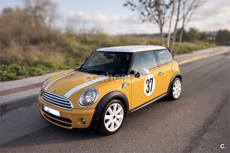 Usado Mini Cooper D 110 CV (80 kW) 2009 Amarillo Utilitario