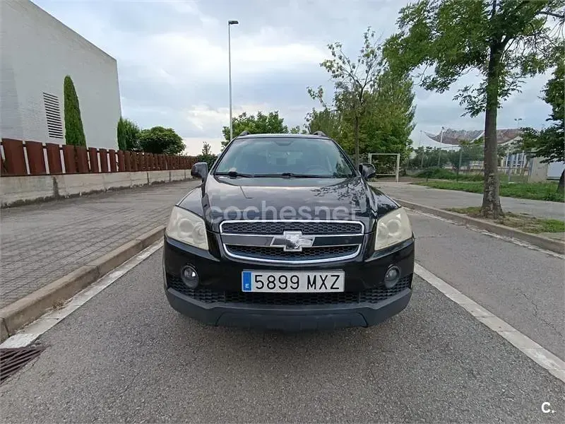Usado Chevrolet Captiva LT 150 CV (110 kW) 2009 Negro SUV