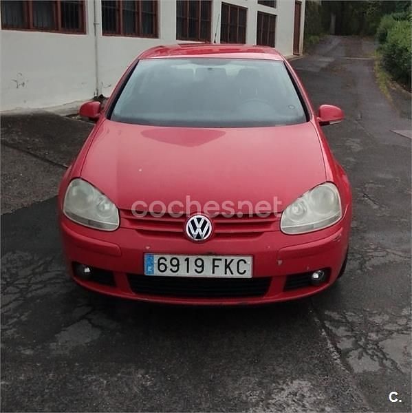 Usado VW Golf V Highline 105 CV (77 kW) 2007 Rojo Berlina