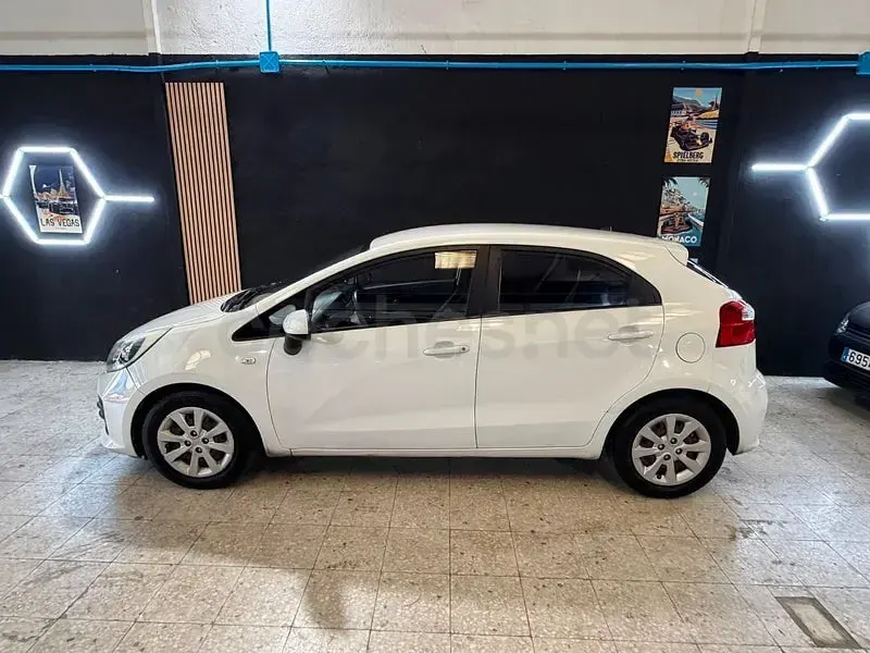 Usado Kia Rio 84 CV (61 kW) 2016 Blanco Utilitario