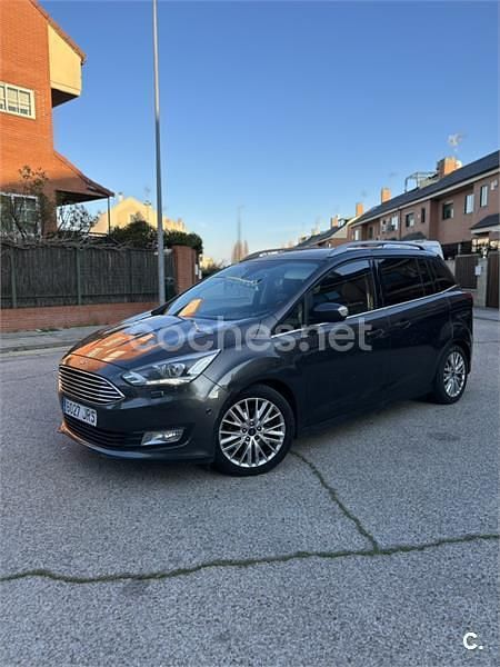 Usado Ford Grand C-Max Titanium 125 CV (91 kW) 2016 Gris / plata Monovolumen
