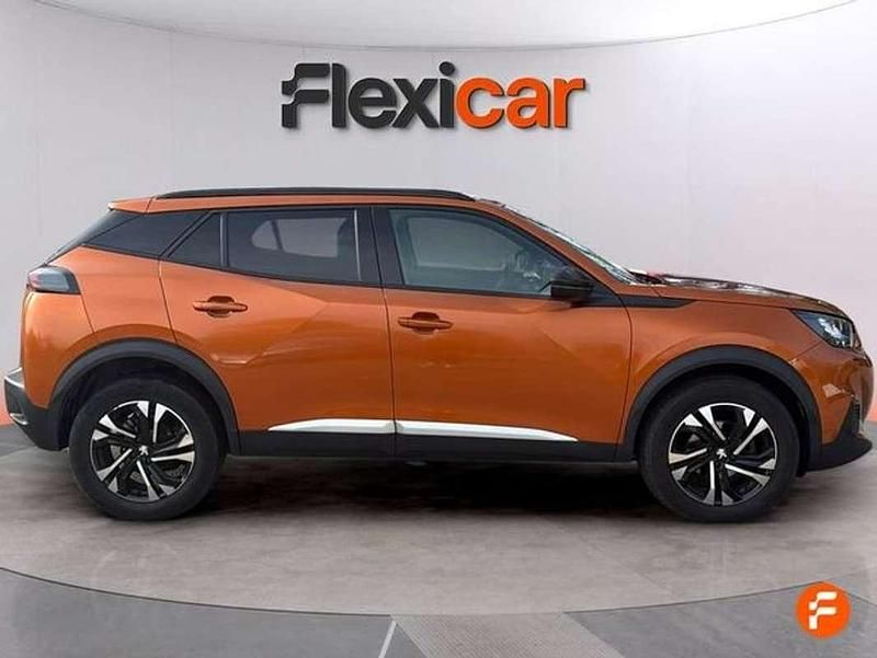 Usado Peugeot 2008 Allure 101 CV (74 kW) 2023 Naranja SUV