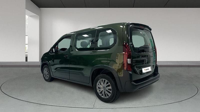 Usado Peugeot Rifter Allure 100 CV (73 kW) 2025 Verde Monovolumen