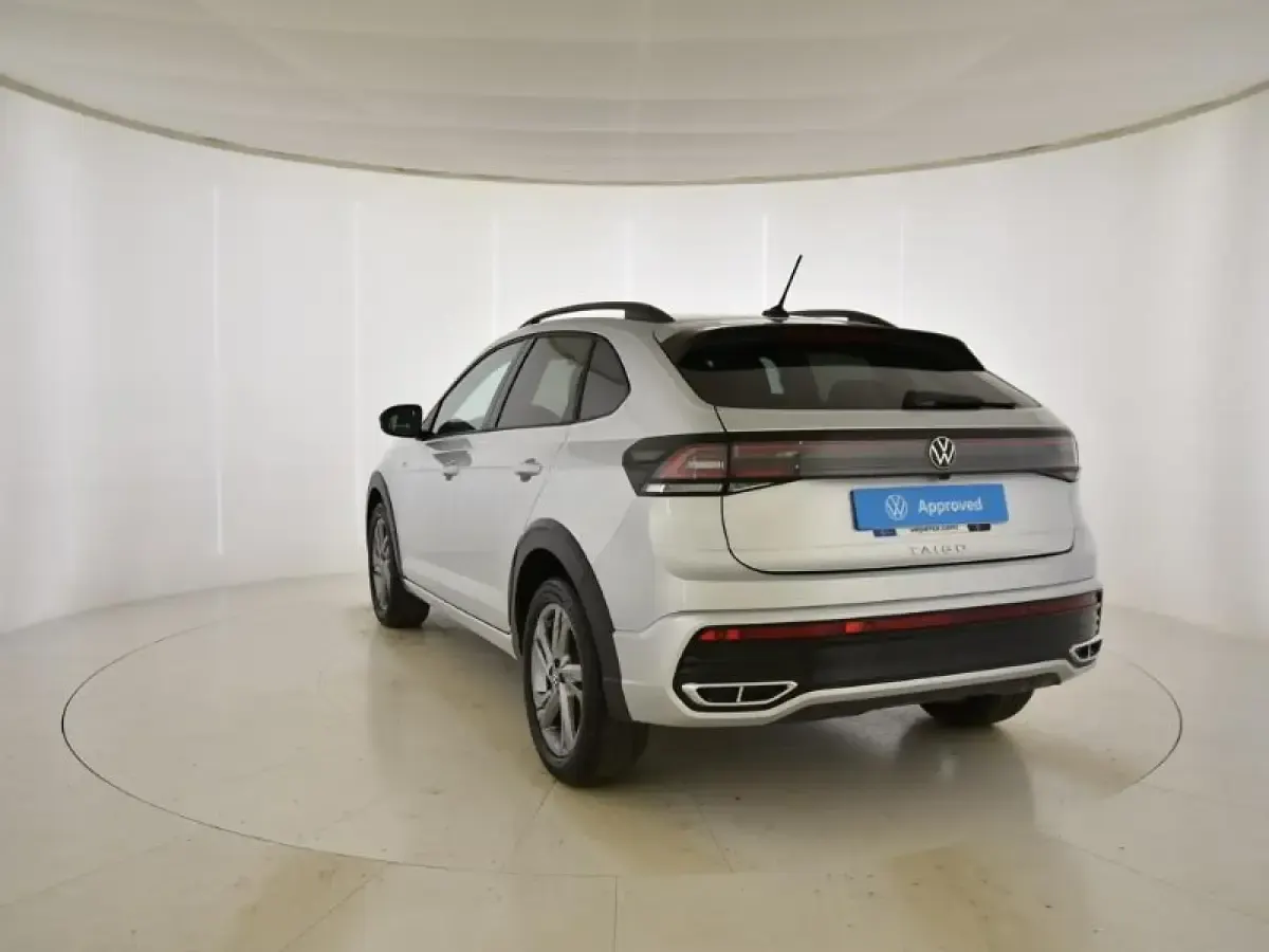 Usado VW Taigo R-line 115 CV (84 kW) 2024 Gris/plata SUV