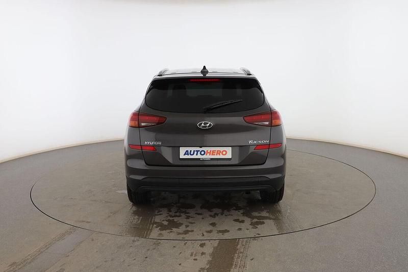 Usado Hyundai Tucson 132 CV (97 kW) 2019 Gris SUV