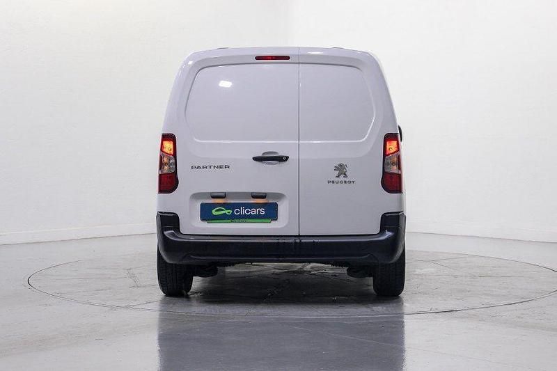 Usado Peugeot Partner S 100 CV (73 kW) 2022 Negro Monovolumen