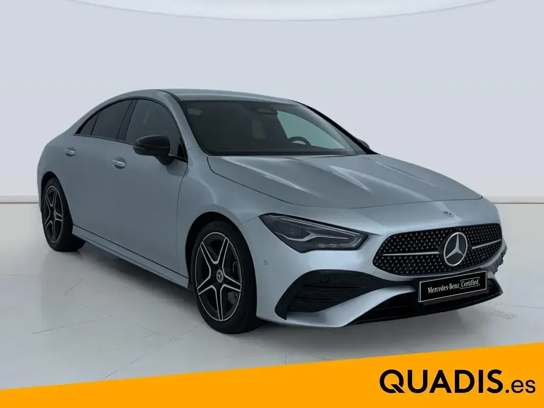 Usado Mercedes CLA220 190 CV (139 kW) 2025 Gris plata Berlina