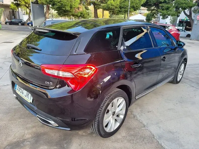 Usado DS Automobiles DS5 Style 120 CV (88 kW) 2016 Negro Utilitario