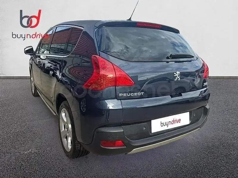 Usado Peugeot 3008 Allure 115 CV (84 kW) 2013 Azul Berlina