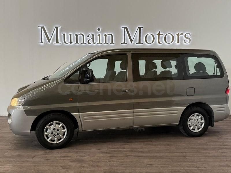 Usado Hyundai H-1 85 CV (62 kW) 2000 Gris / plata Monovolumen