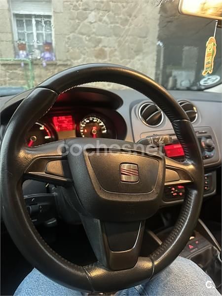 Usado Seat Ibiza SC Sport 90 CV (66 kW) 2012 Negro Utilitario