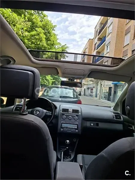 Usado VW Touran Sport 140 CV (102 kW) 2013 Negro Monovolumen