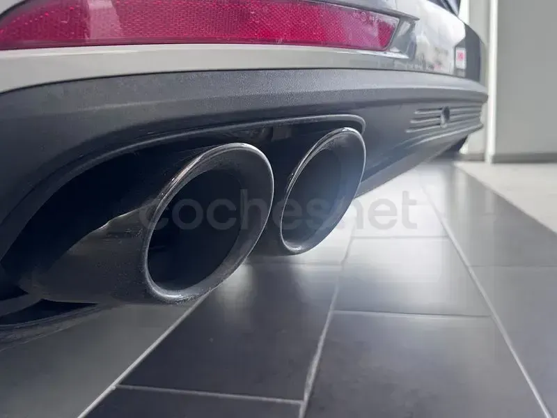 Usado Porsche Panamera 4 E-Hybrid 462 CV (339 kW) 2018 Gris / plata Utilitario