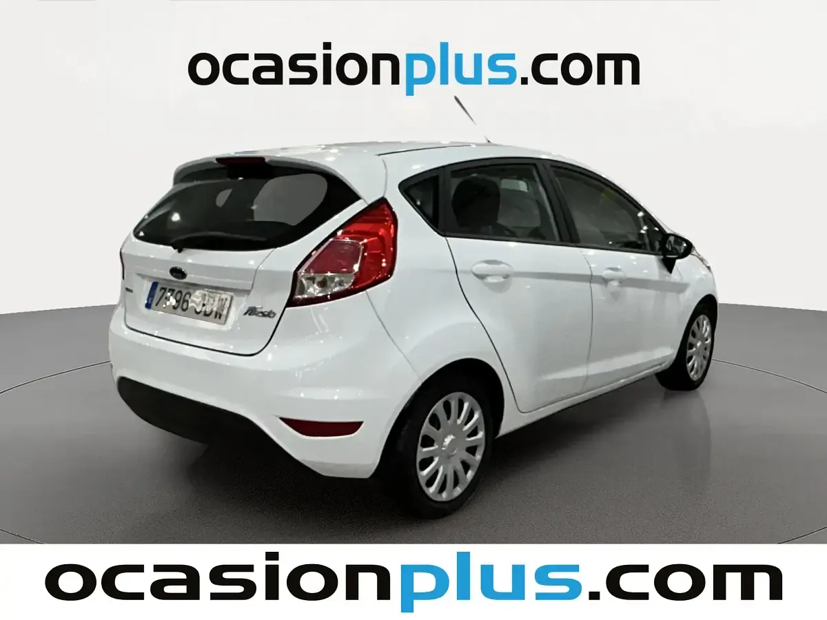Usado Ford Fiesta Trend 75 CV (55 kW) 2014 Blanco Utilitario