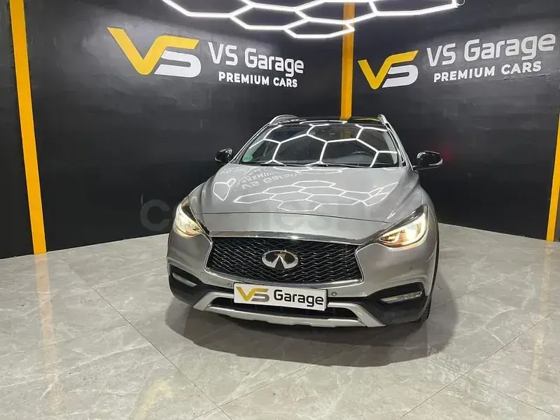 Usado Infiniti QX30 Premium 170 CV (125 kW) 2019 Gris / plata SUV