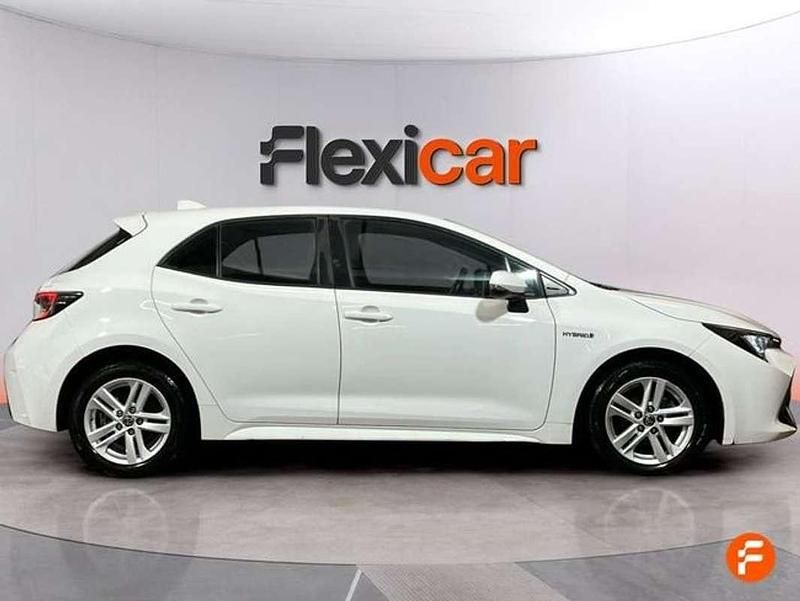 Usado Toyota Corolla Active 122 CV (89 kW) 2021 Blanco Familiar