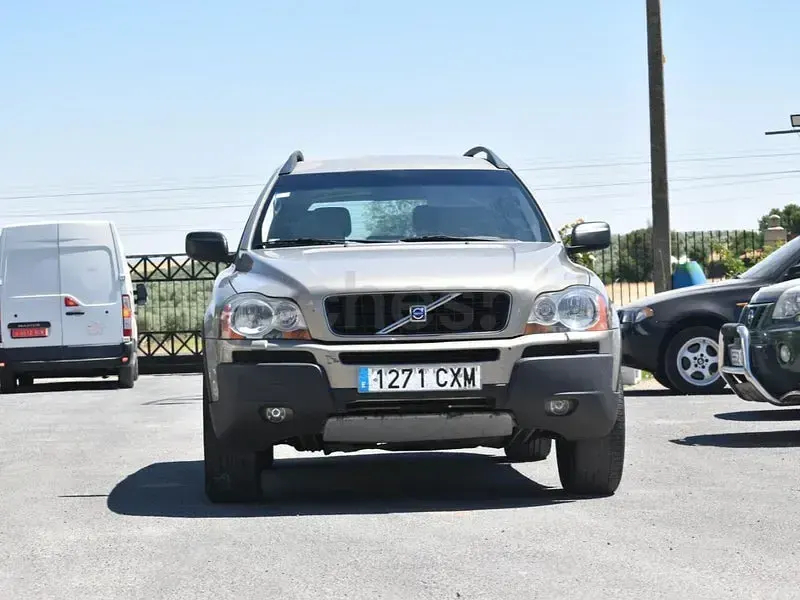 Usado Volvo XC90 163 CV (119 kW) 2004 Beige SUV