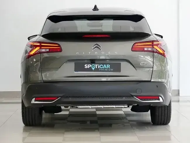 Usado Citroën C5 X Shine 225 CV (165 kW) 2022 Gris Familiar