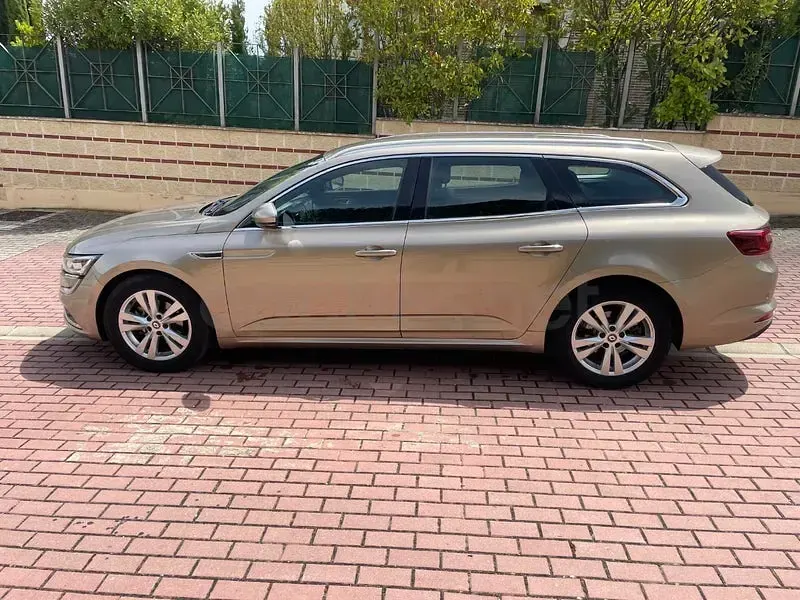 Usado Renault Talisman Intens 130 CV (95 kW) 2018 Beige Familiar