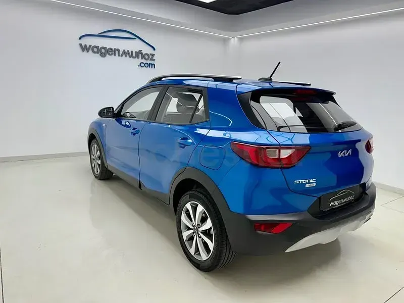 Usado Kia Stonic 100 CV (73 kW) 2023 Azul SUV