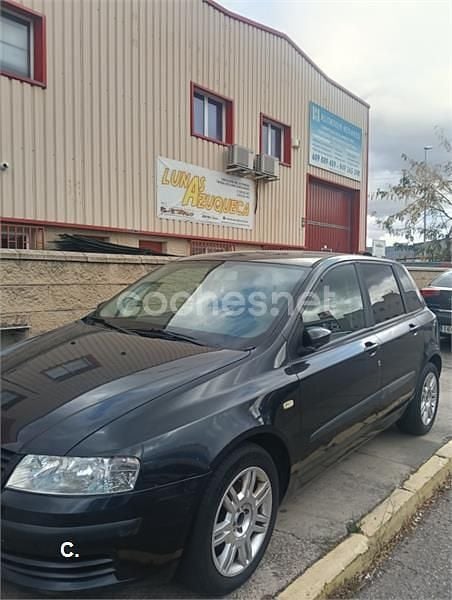 Negro Usado 2003 Fiat Stilo Dynamic Berlina | 1500 € (Precio justo) - Imagen 1/4