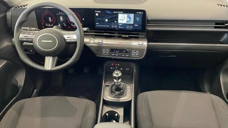 Nuevo Hyundai Kona 100 CV (73 kW) 2025 Gris/plata SUV