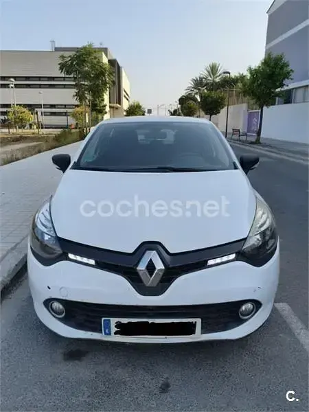 Usado Renault Clio IV Authentique 75 CV (55 kW) 2015 Blanco Berlina