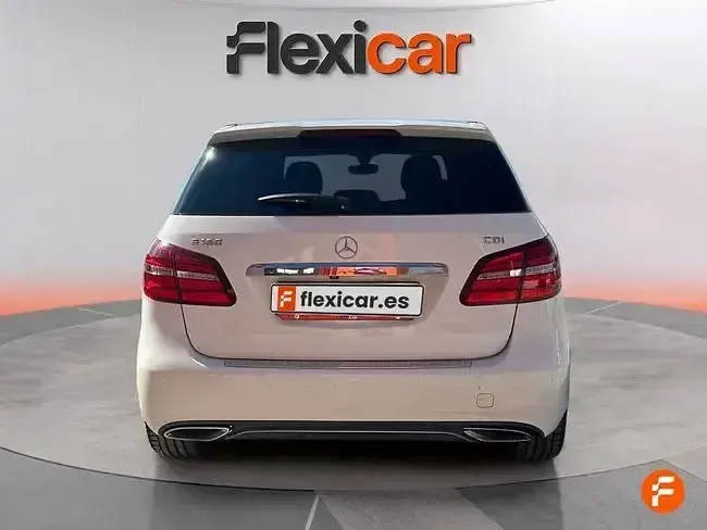 Occasion Mercedes B180 Urban 109 PK (80 kW) 2015 Wit MPV