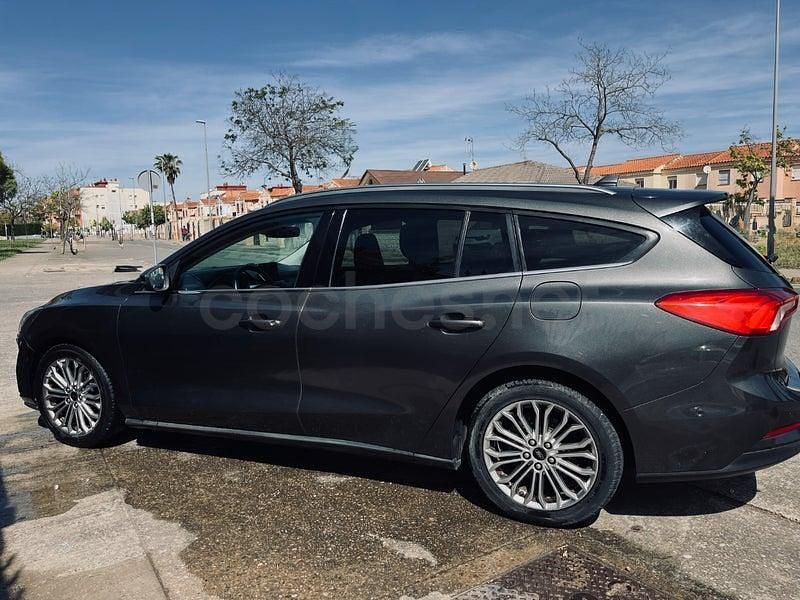Usado Ford Focus Titanium 125 CV (91 kW) 2019 Gris / plata Familiar