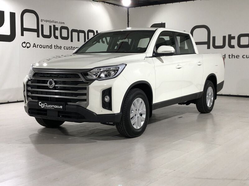 Blanco Usado 2023 Ssangyong Musso Berlina | 32.900 € - Imagen 1/4